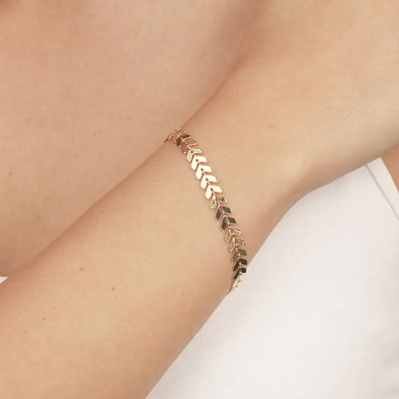 Handcrafted Women's Bracelet – Timeless Beauty by FlashFinds