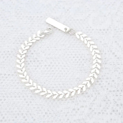 Handcrafted Women's Bracelet – Timeless Beauty by FlashFinds